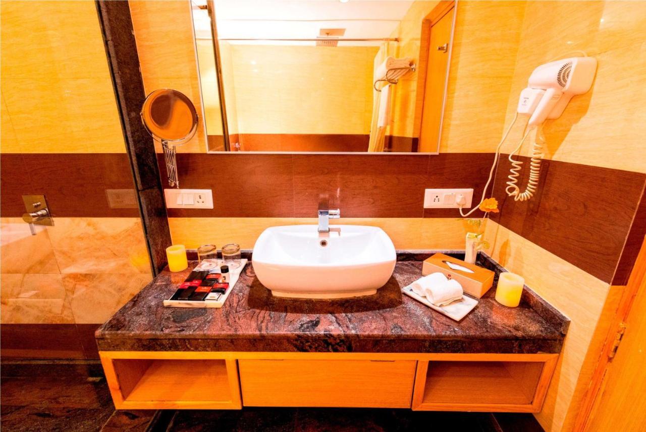Отель Ramada Нимрана Экстерьер фото